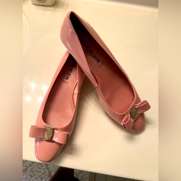 Anne Klein Blush Pink Flats with Bow. We without tag - Picture 1 of 3